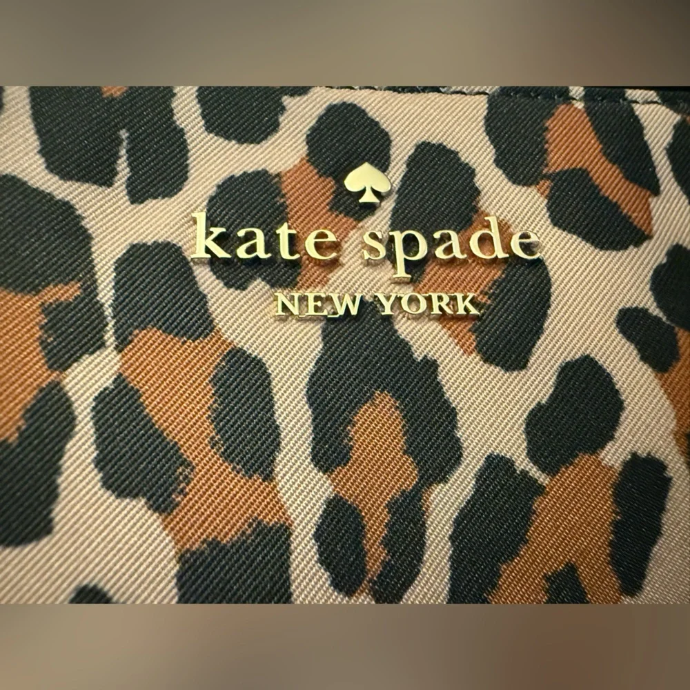 Kate Spade Chelsea Leopard Medium Wristlet Pouch